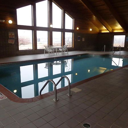 Americinn By Wyndham Coralville Exterior photo