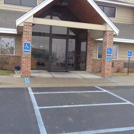 Americinn By Wyndham Coralville Exterior photo