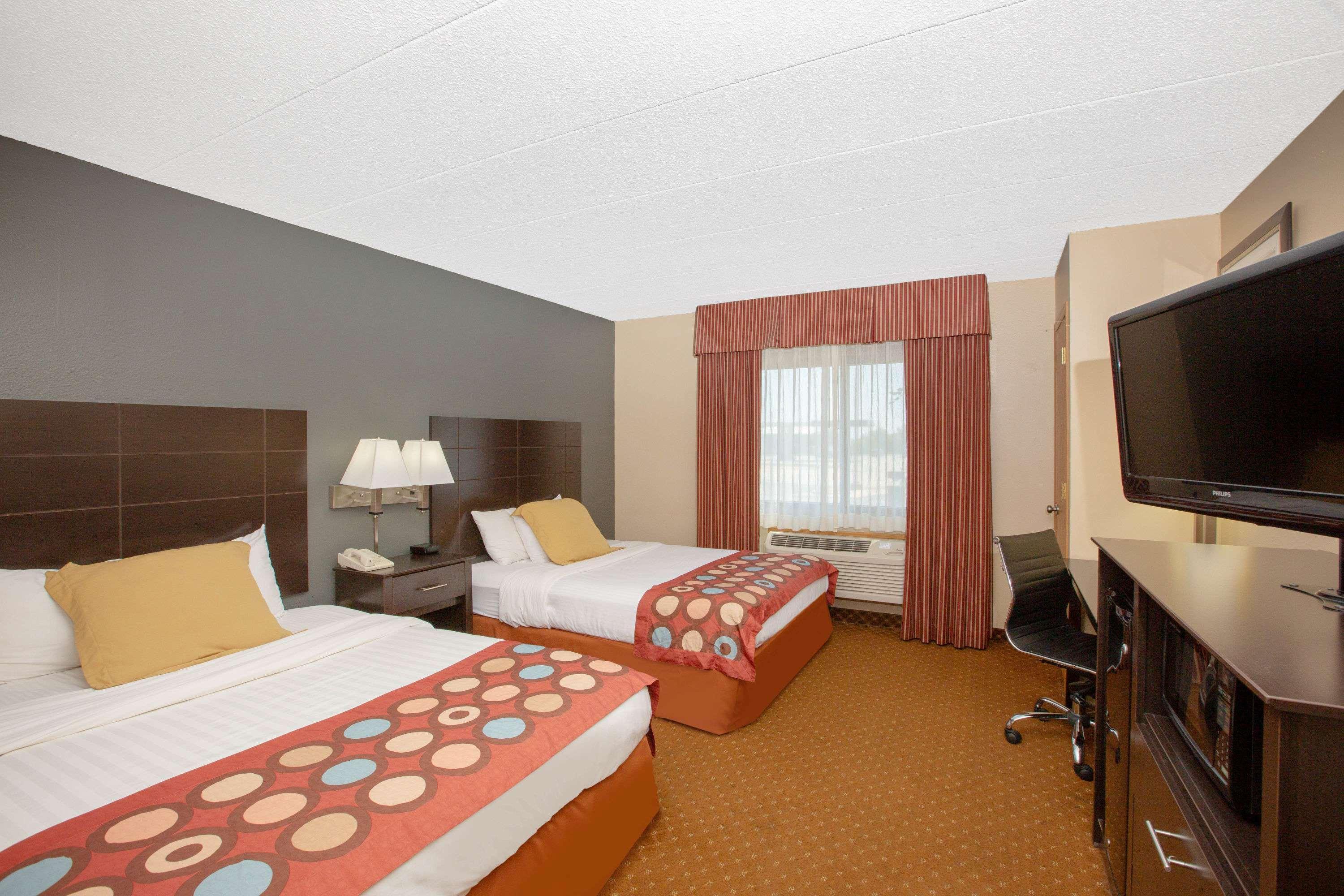Americinn By Wyndham Coralville Exterior photo