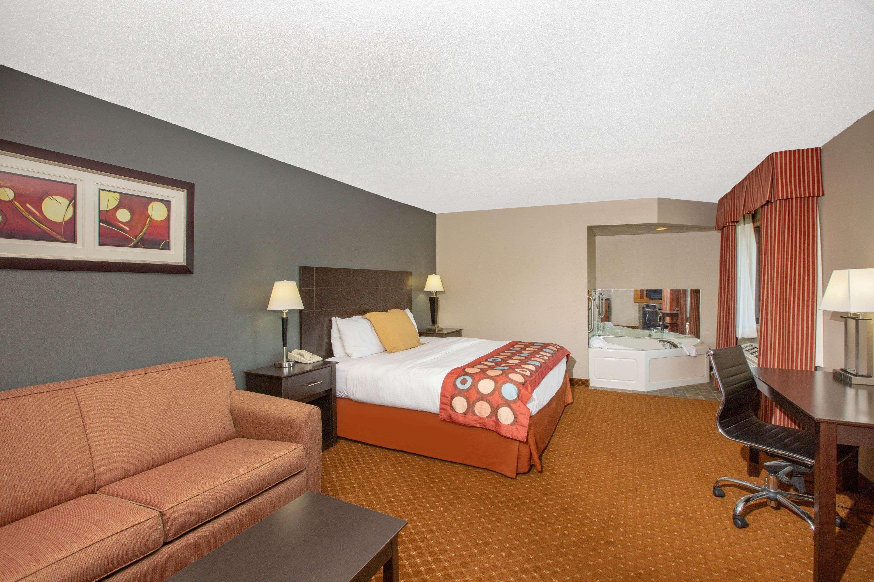 Americinn By Wyndham Coralville Exterior photo
