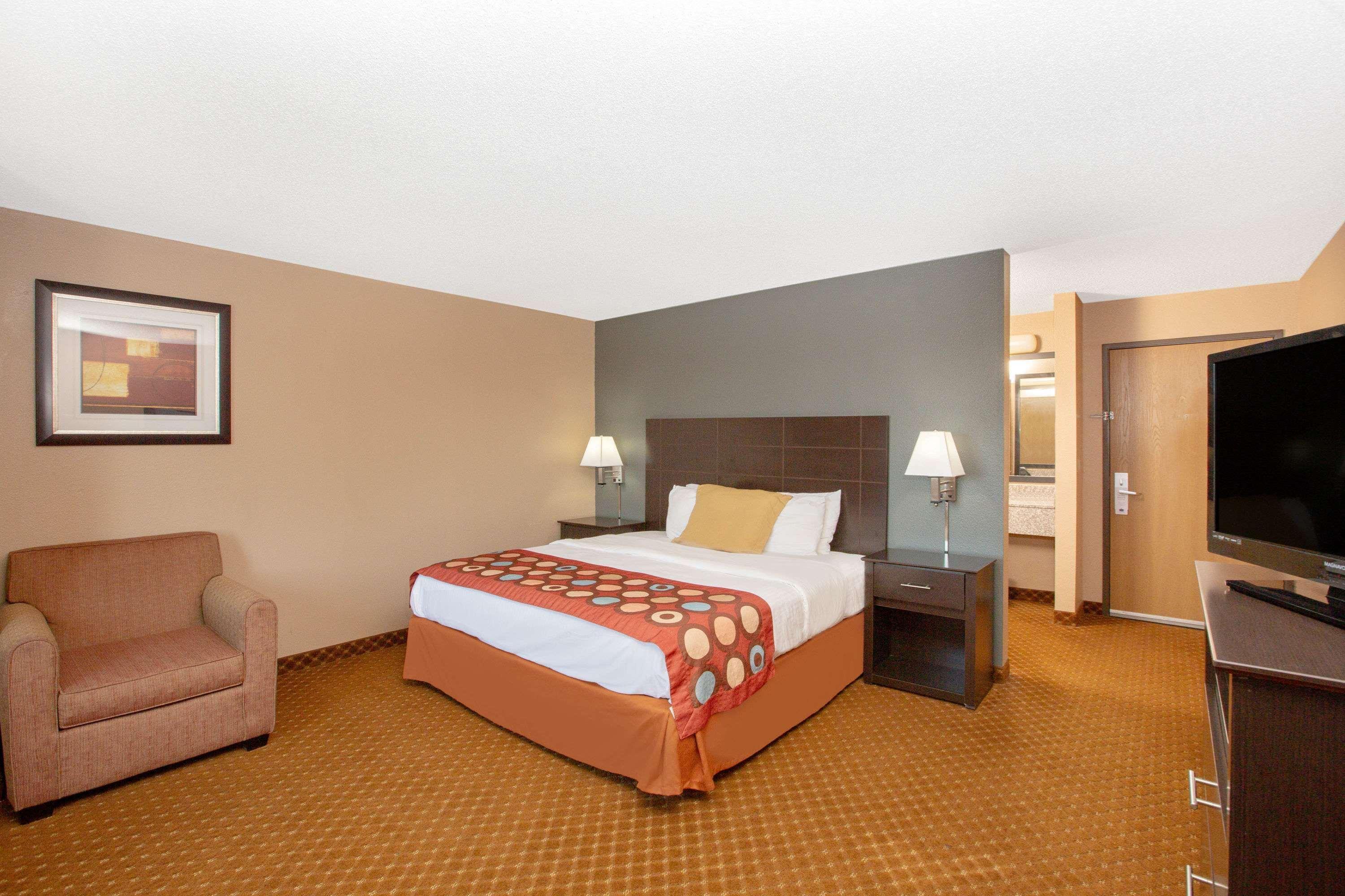 Americinn By Wyndham Coralville Exterior photo