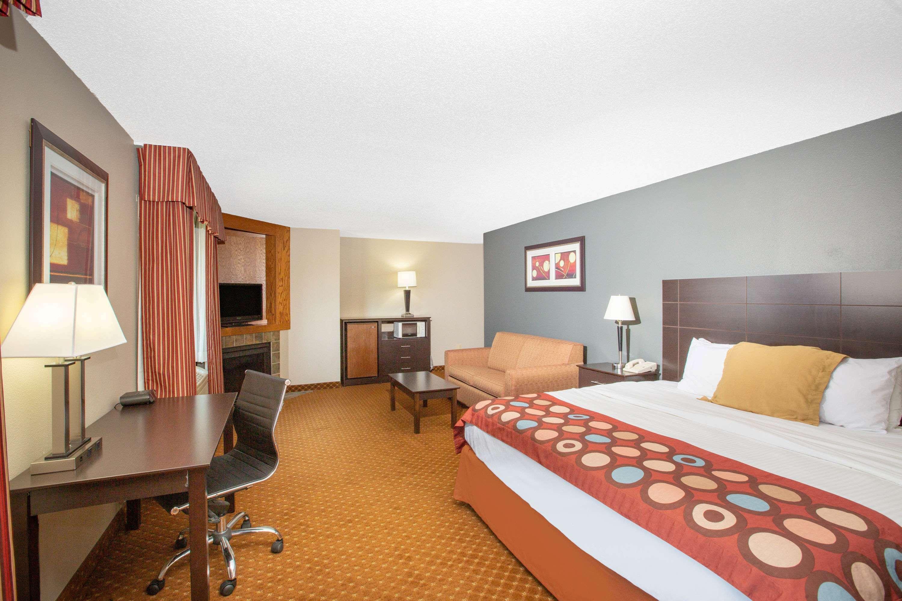 Americinn By Wyndham Coralville Exterior photo