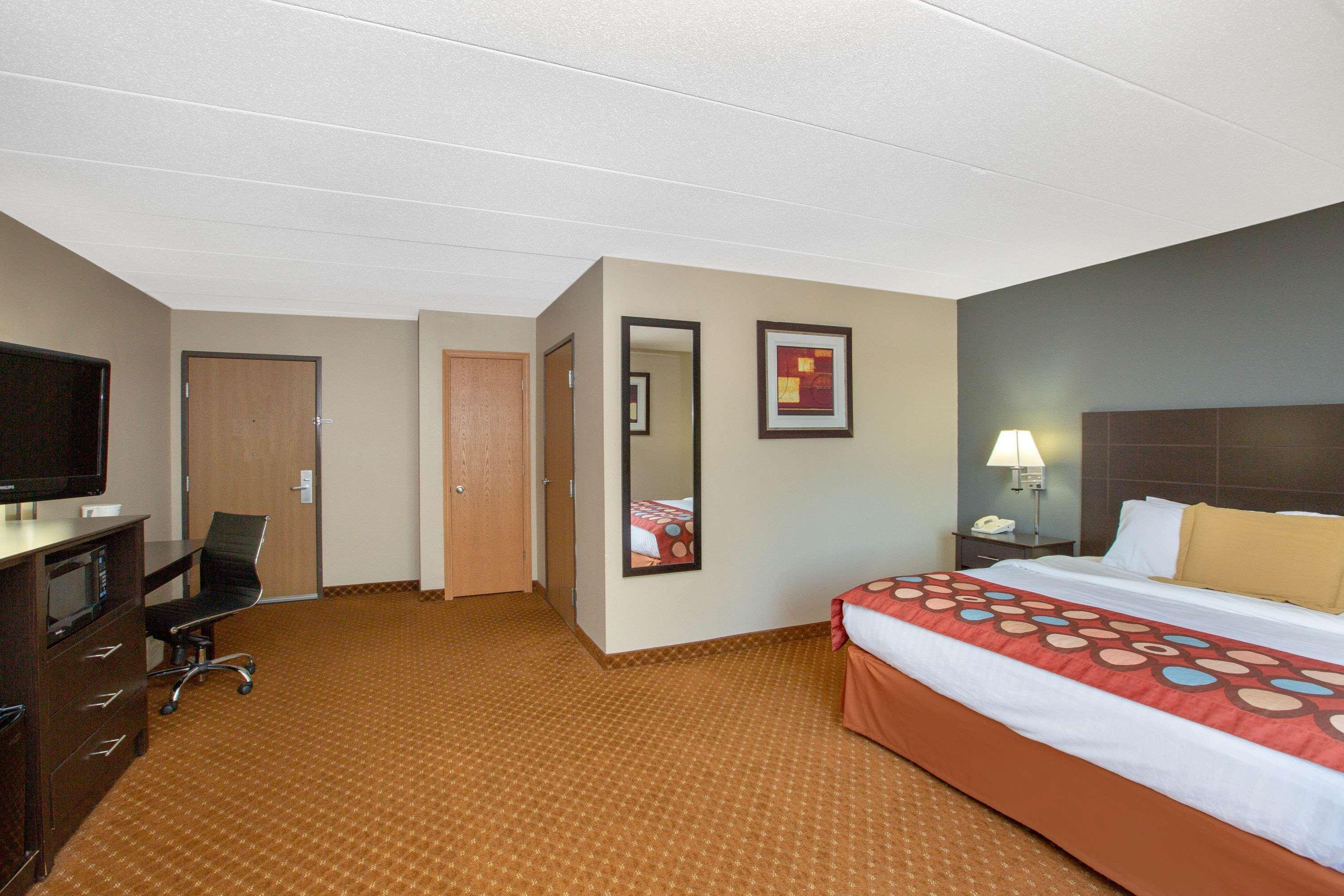 Americinn By Wyndham Coralville Exterior photo