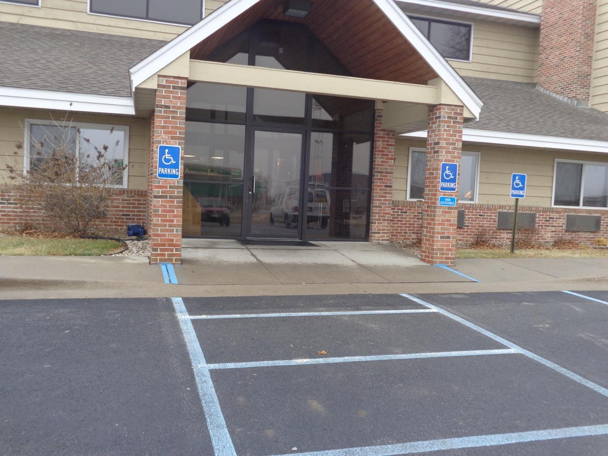 Americinn By Wyndham Coralville Exterior photo