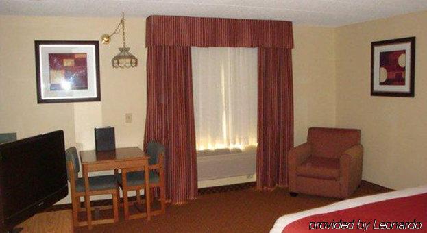 Americinn By Wyndham Coralville Exterior photo