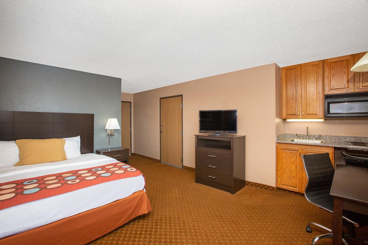 Americinn By Wyndham Coralville Exterior photo